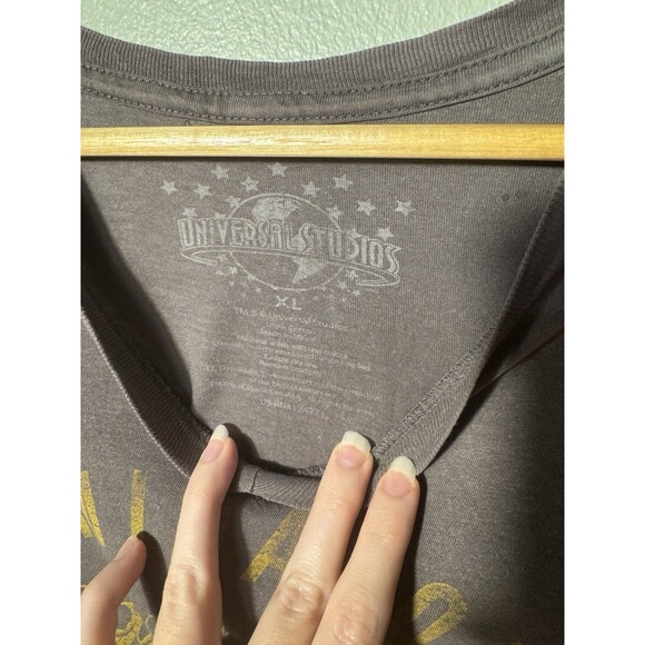 Universal Studios Discontinued Terminator 2 - V Neck T-Shirt Men's Size XL RARE - Picture 3 of 7